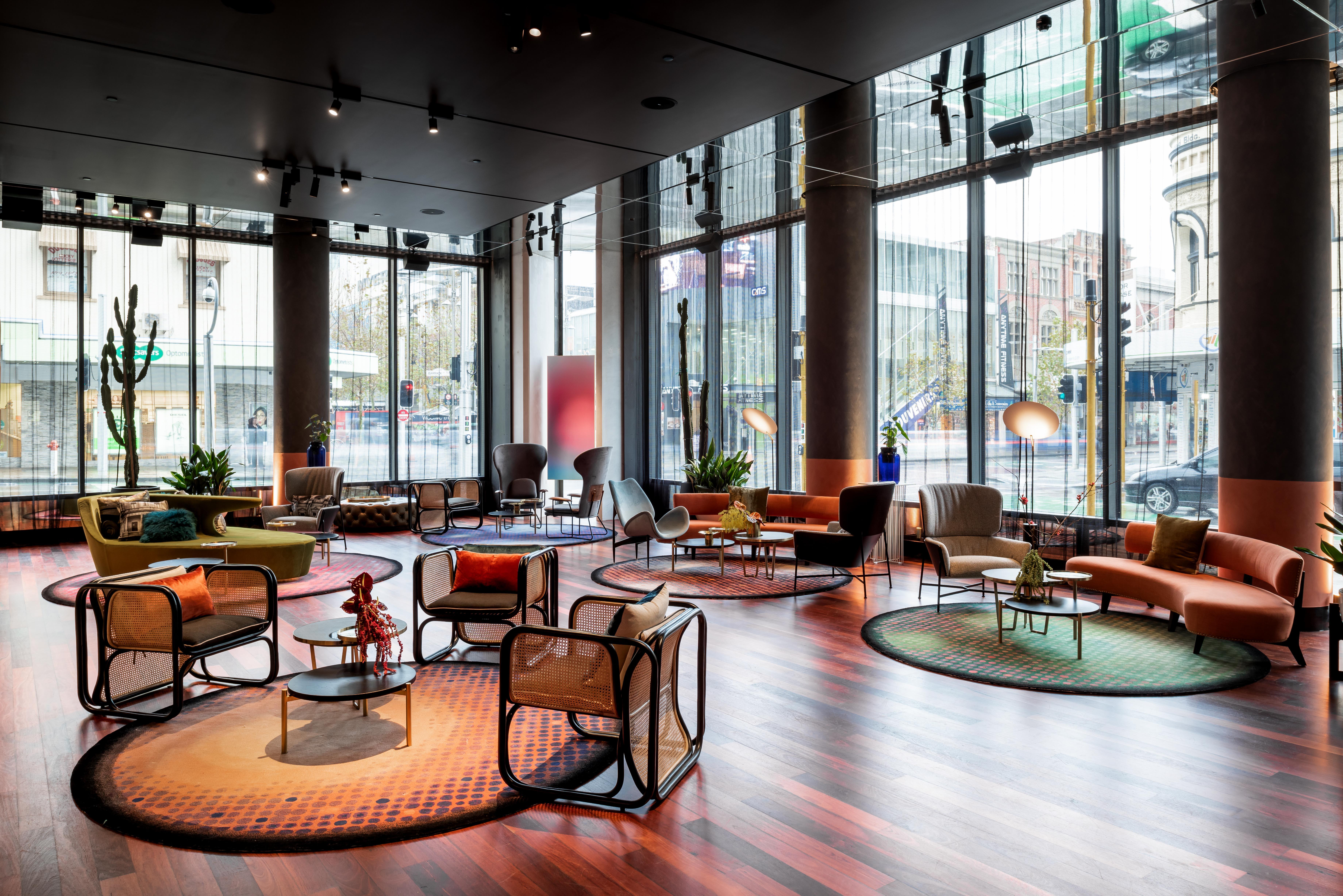 Qt Perth Hotell Exteriör bild The lobby of the hotel
