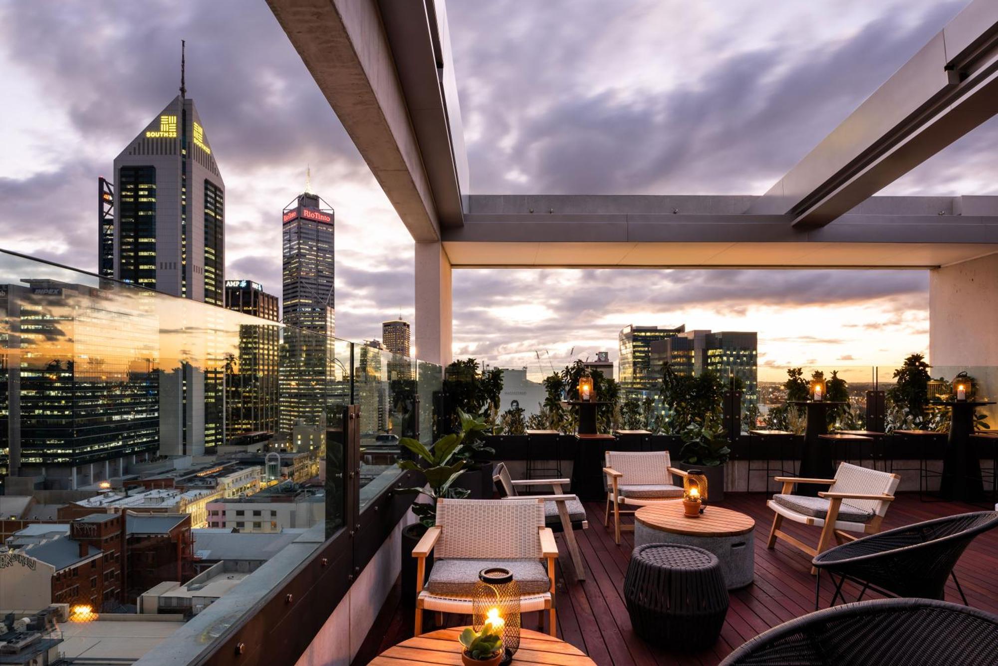 Qt Perth Hotell Exteriör bild The Terrace at the Crown Towers